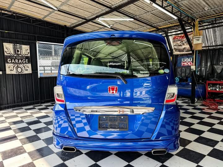 Honda Freed สีน้ำเงิน 12