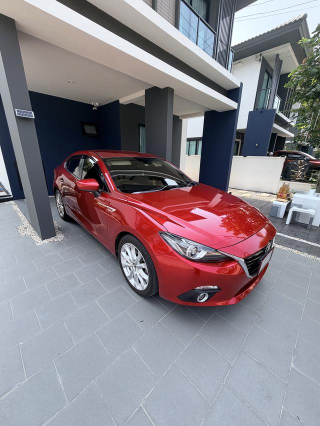 รถMazda3สีแดงปี2016รถมือเดียวเจ้าของขายเอง
