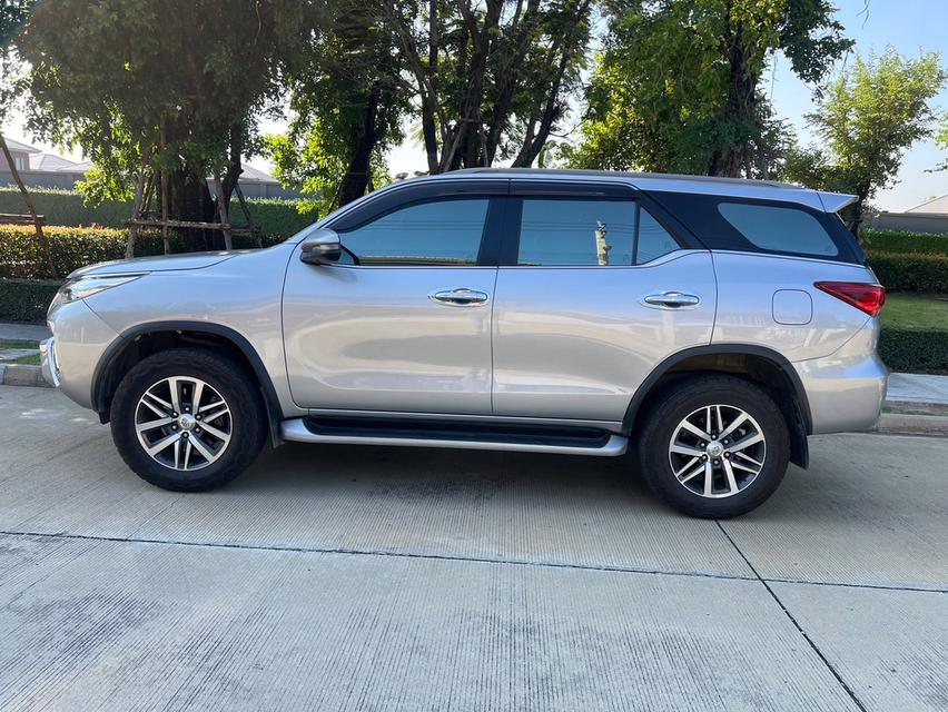 Toyota Fortuner 2.4 2WD ปี 2018  8