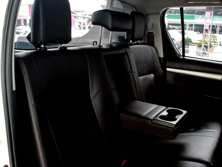 TOYOTA HILUX REVO 2.4 MID PRERUNNER DOUBLE CAB 2022   12