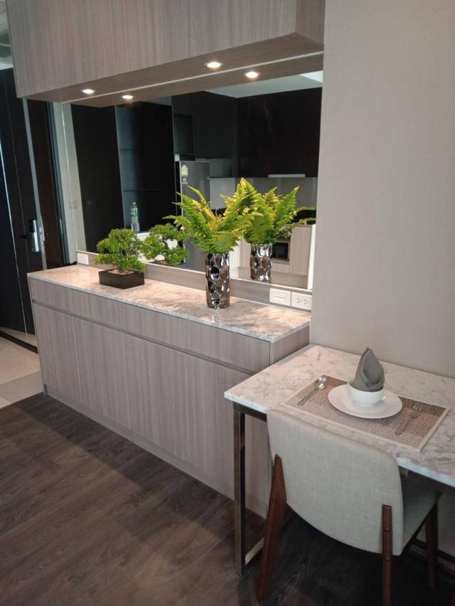 Sale /rent  Edge Sukhumvit 23  1 bedroom  2 bathroom  25th floor  42 sqms. Fully furnished  Sale 9.9 million  baht Rent​ 35,000​ Baht​(1,100  USD) 15