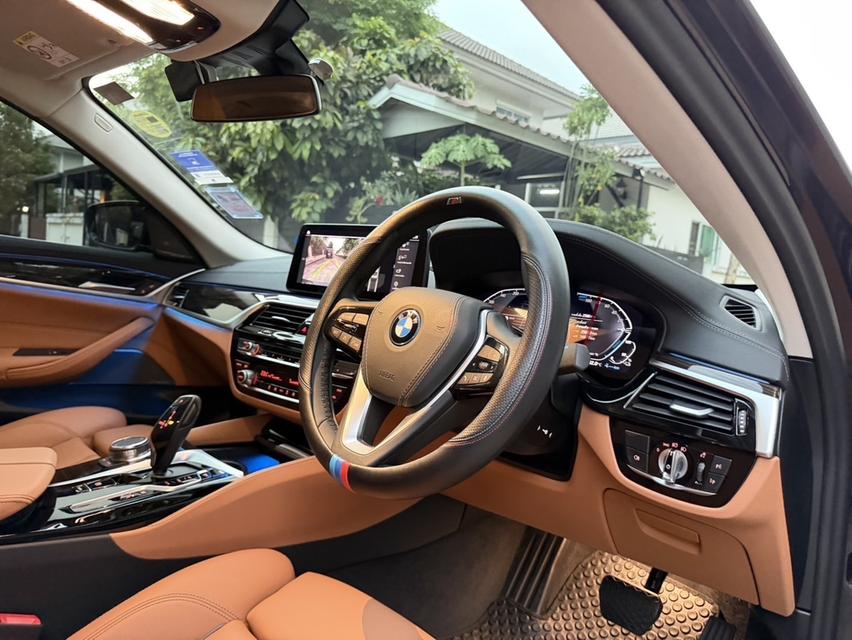 รหัสรถ AP3434 Bmw 530e Luxury Plug-in Hybrid LCI ปี 24 สีเทาดำ รูปที่ 12