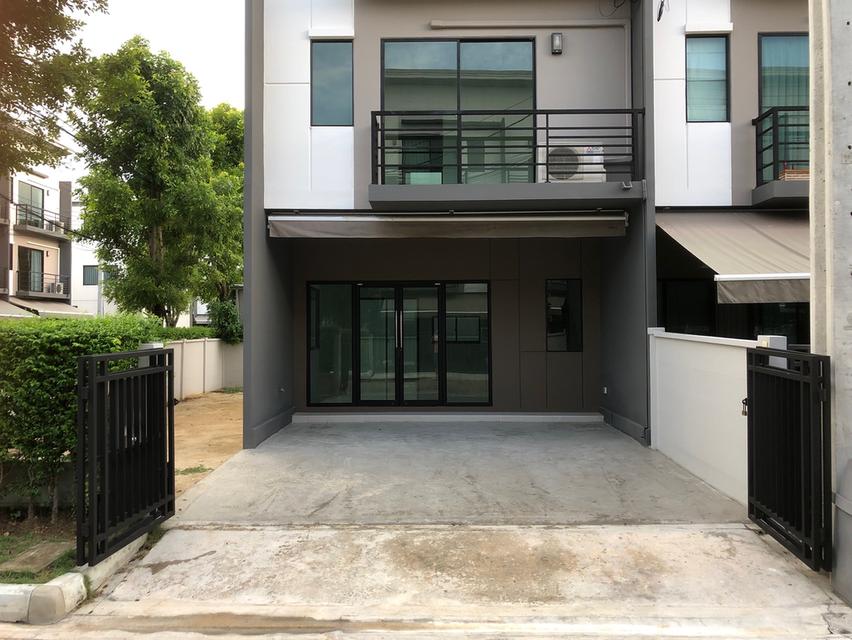ขายบ้านกลางเมือง รามอินทรา  - วัชรพล บ้านเลขที่  9/71 ตั้งอยู่หัวมุมซอย 4 ทาวน์โฮม / Home Office 3 ชั้น  ยังไม่เคยมาอยู่อาศัย 2