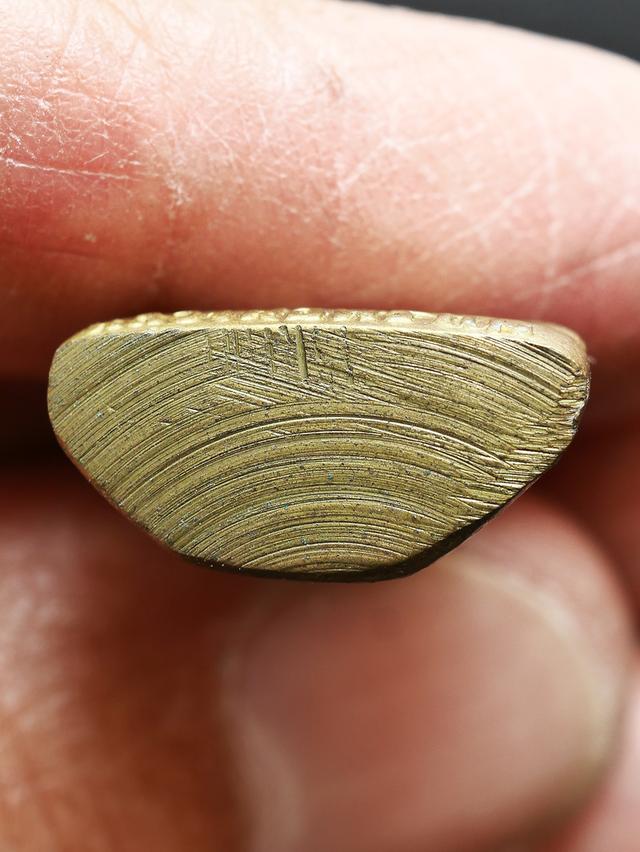 รูปเหมือนปั๊มหลวงพ่อพรหม วัดช่องแค พิมพ์หูกาง ปี 08....เก่าๆ 10