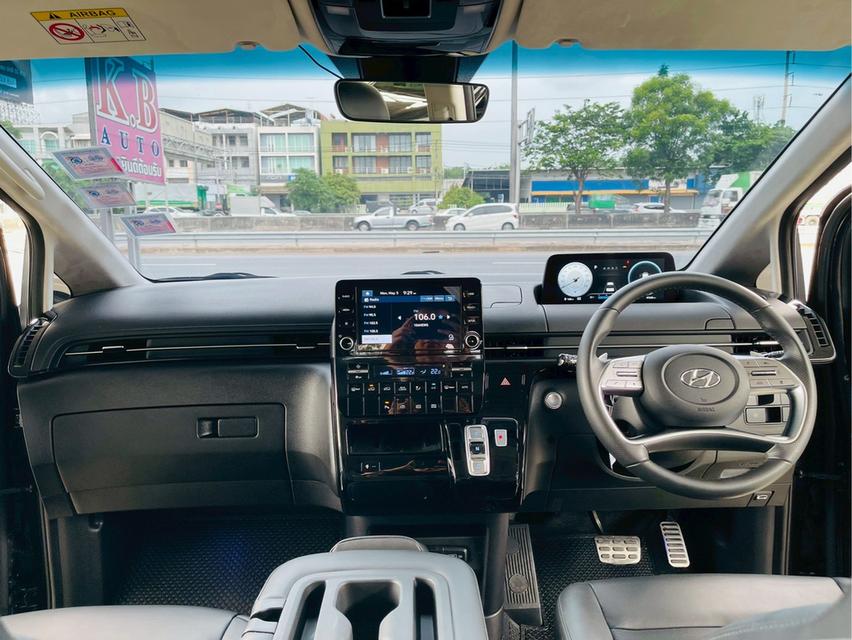 Hyundai Staria Premium 2022 12
