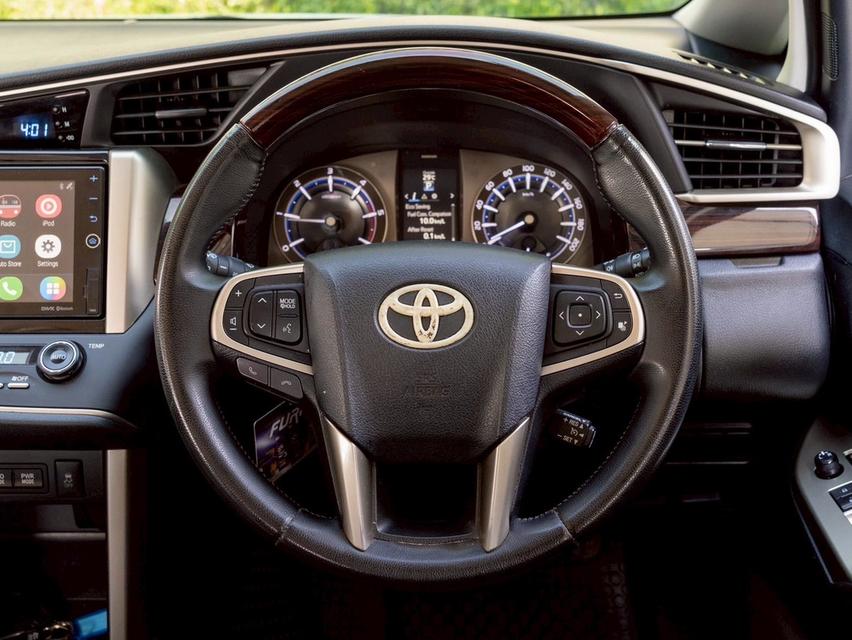 TOYOTA INNOVA 2.8 CRYSTA V WAGON มือสอง ปี 2017 รูปที่ 12