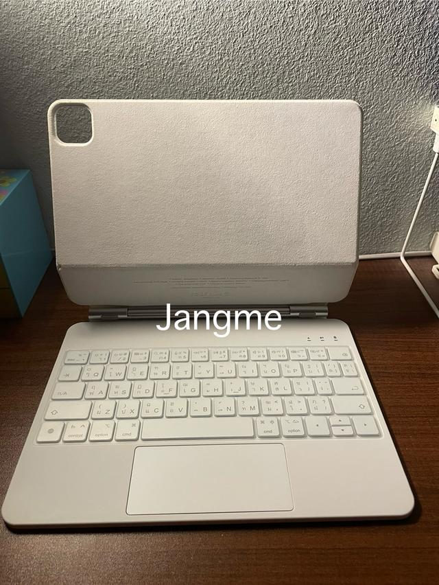 ้Magic Keyboard ของGOOJODOQ สีขาว
