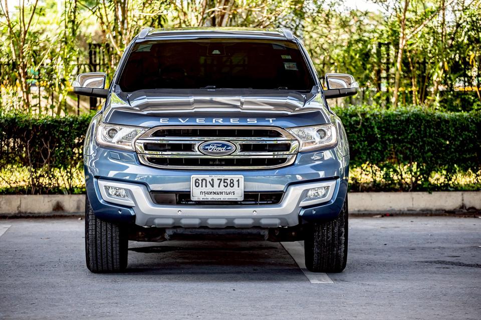 Ford Everest 2.2 Titanium Sunloof ปี 2017 สีฟ้า มือเดียวป้ายแดง