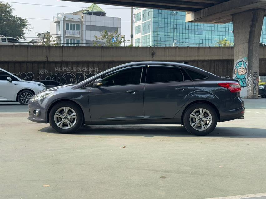 ขายรถ Ford Focus 1.6 4D ปี 2013 สีเทา เกียร์ออโต้ 7