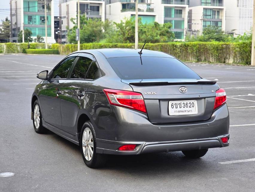 Toyota Vios 1.5 E เกียร์ Auto สีเทา-ดำ ปี 2016 7