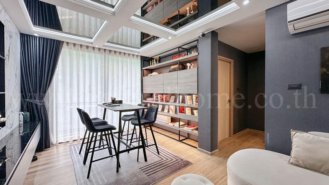 ทาวน์โฮม เธอ ลาดพร้าว 93 ระดับ Luxury 3.5 ชั้น Fully Furnishe มีลิฟต์ในตัว พร้อมอยู่ 9
