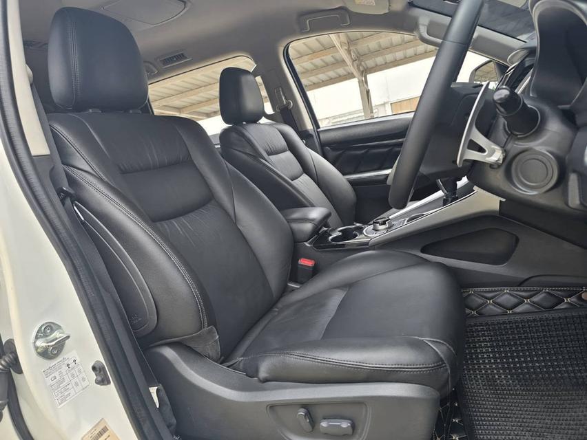 Mitsu Pajero 2.4GT Premium 4WD ปี 2016 รูปที่ 11