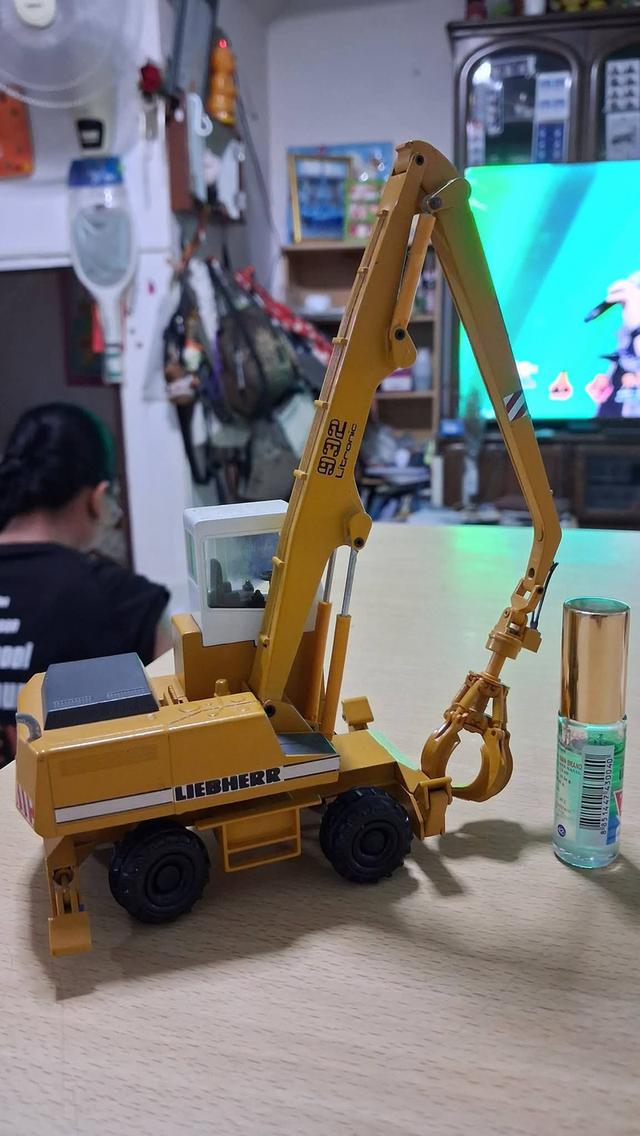 ปรับลดราคาครับ รถโมเดล รถเหล็ก สายก่อสร้างงานเยอรมันหายากครับ Conrad Liebherr A932 Material Handler รูปที่ 5