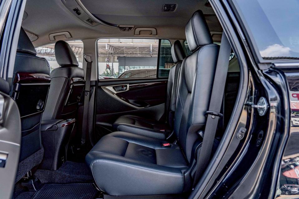 รหัสรถ NP9233 TOYOTA INNOVA CRYSTA 2.8V 2020 17
