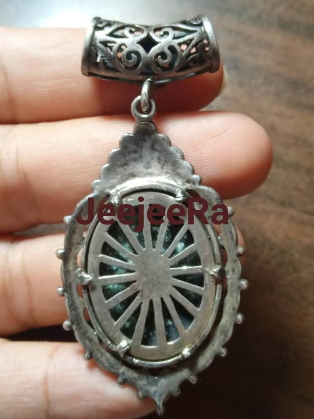 ล็อคเก็ตร5จับกรพเช้าเงิน92.5ผ่านพิธีปลุกเสก มีลงในหนังสือพระเครื่อง สำหรับร.5 เก่าคะ เปนมมรดกมา รูปที่ 2