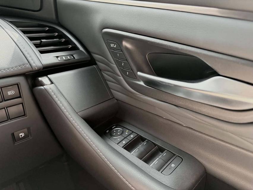 Toyota Vellfire Z Premier ปี 2024 รูปที่ 17