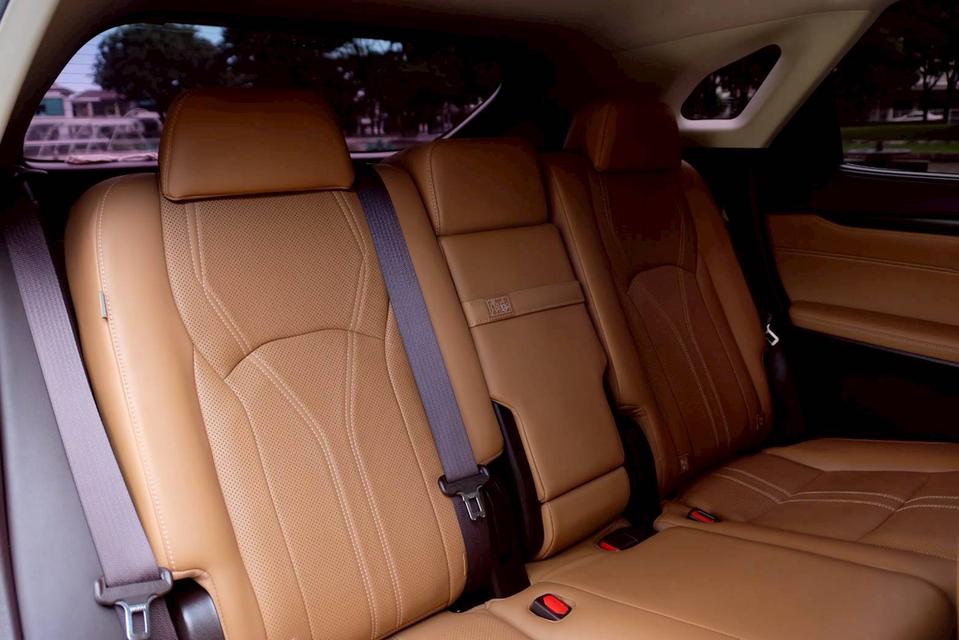 Lexus RX200T 2.0 Turbo Premium ปี 2017 รถสวยใช้น้อยมาก คุ้มจริงๆครับ 9