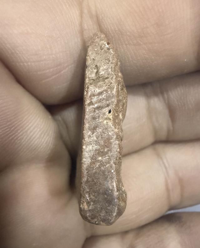 สมเด็จนางพญาพิษณุโลกพิมพ์เข่าตรง 2