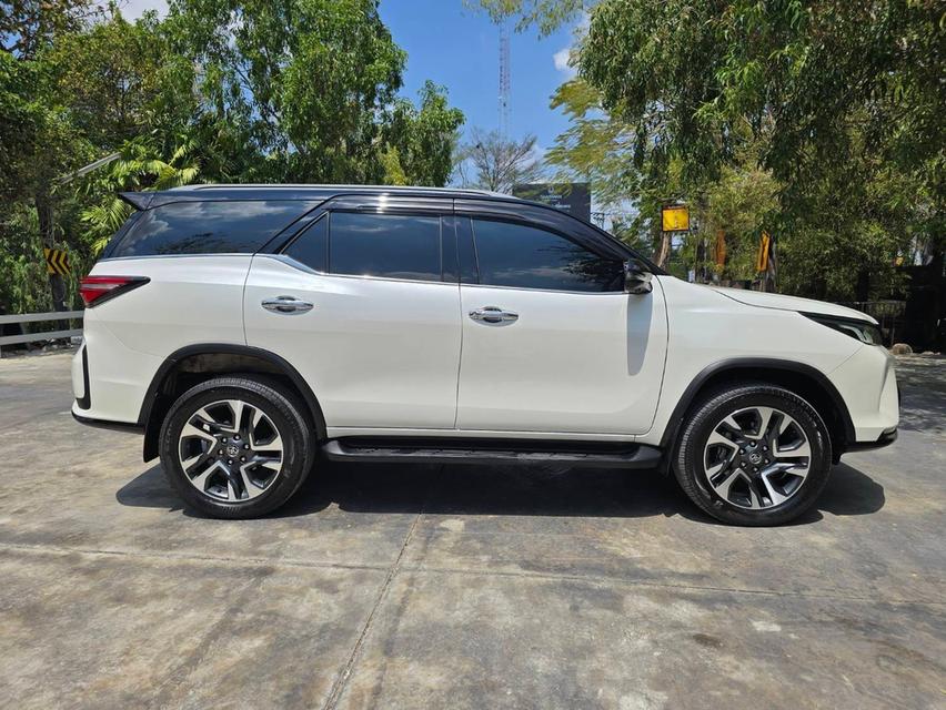 รหัสรถ NKG3110 TOYOTA FORTUNER LEGENDER 2.8 4WD A/T ปี 2022