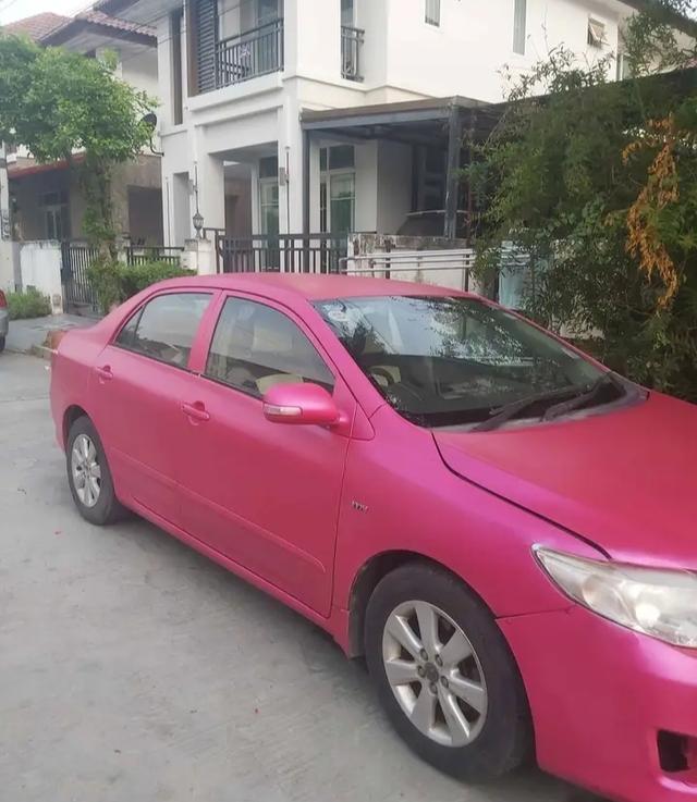 Toyota Corolla Altis สีชมพู 3