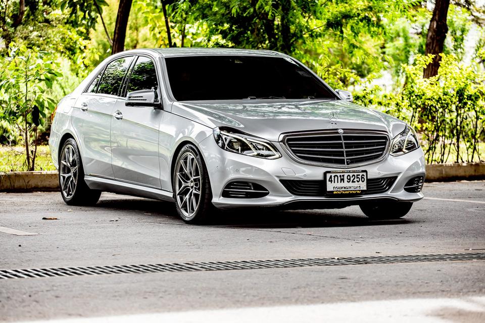 Benz E300 Bluetec ปี 2015 สีเทา มือเดียวป้ายแดง สวยสภาพดี 3