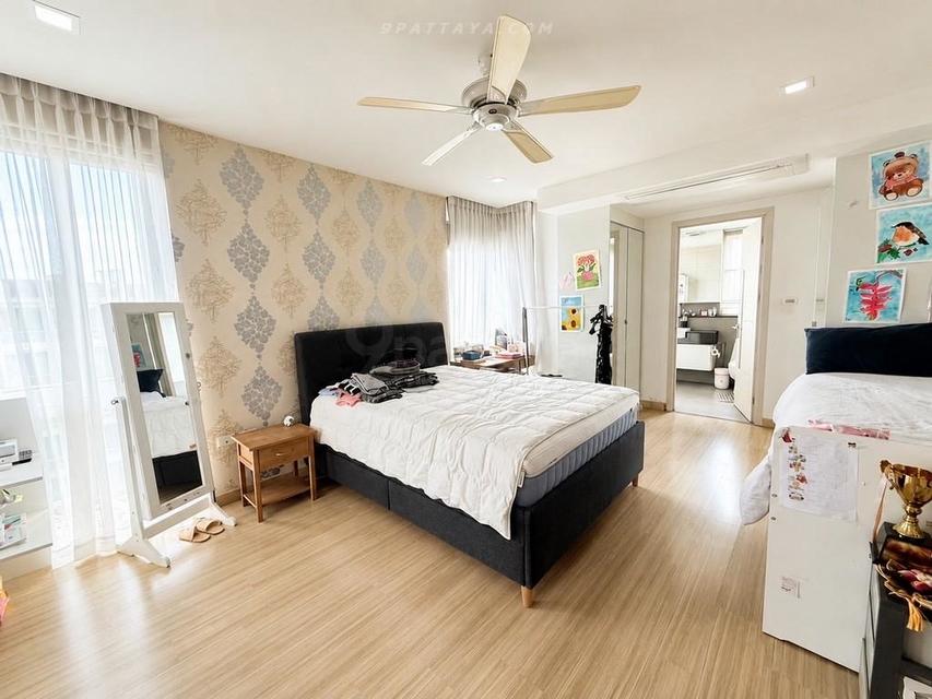 For Rent — Spacious 3-Bedroom Condo at Apus Condominium PattayaLarge condo for rent at Apus Condominium Pattaya, located in the city center near Big C 8