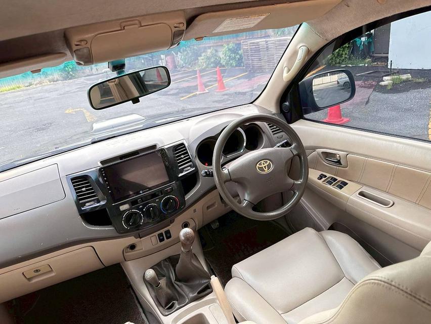 Toyota Fortuner 3.0 G เกียร์ธรรมดา ขับ 4 สีเทา ปี 2006 10