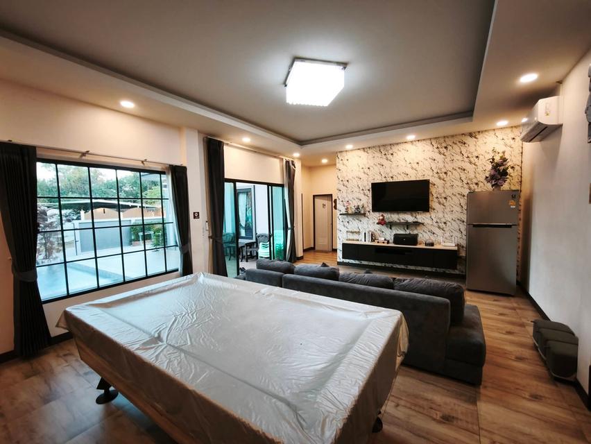 บ้านเดี่ยวพร้อมสระว่ายน้ำ ขนาดใหญ่ 6