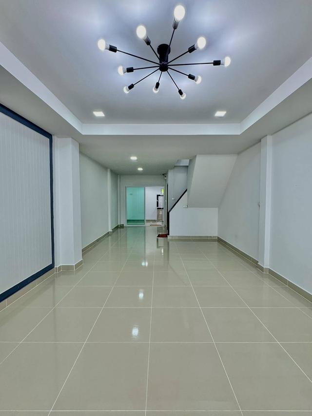หมู่บ้านจิตรณรงค์การ์เด้นเฮา 6