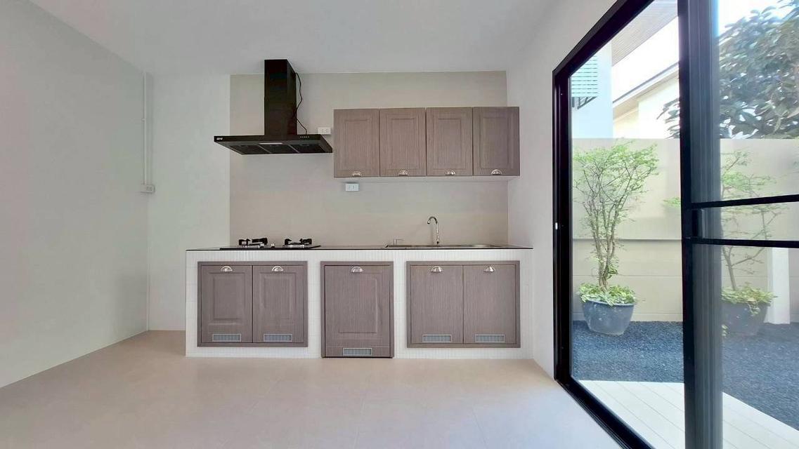 หมู่บ้านกาญจนลักษณ์3  ติดถนนกาญจนาภิเษก 7