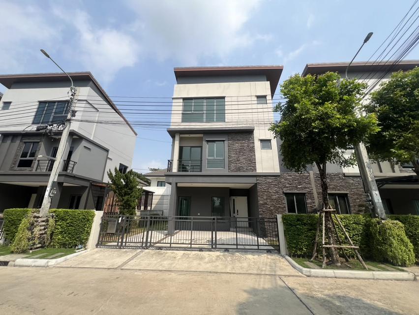 ขายบ้านแฝด 3 ชั้น โครงการ Private เพียง 28หลัง ราคาถูกที่สุดในโครงการ 11