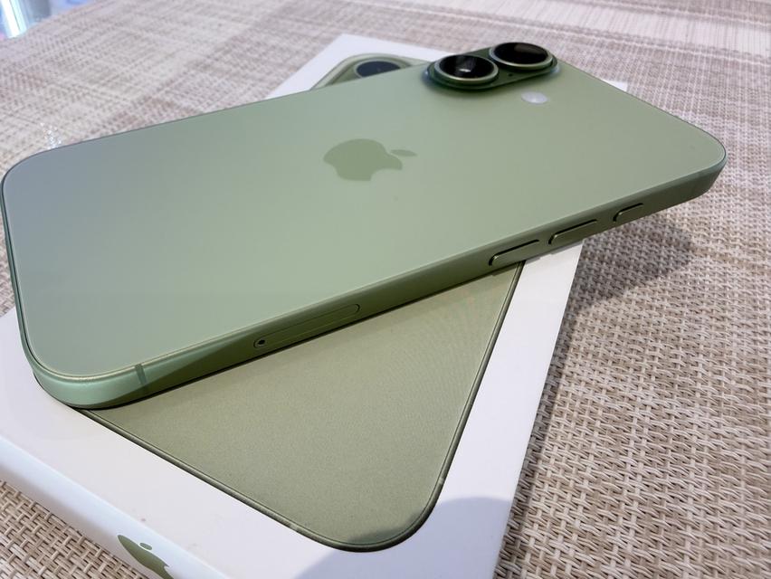 iPhone 17 สีเขียว   256 ประกันศูนย์ แบตเตอรี่ 100% รับเทิร์นเครื่องเก่าให้ราคาสูง รูปที่ 2