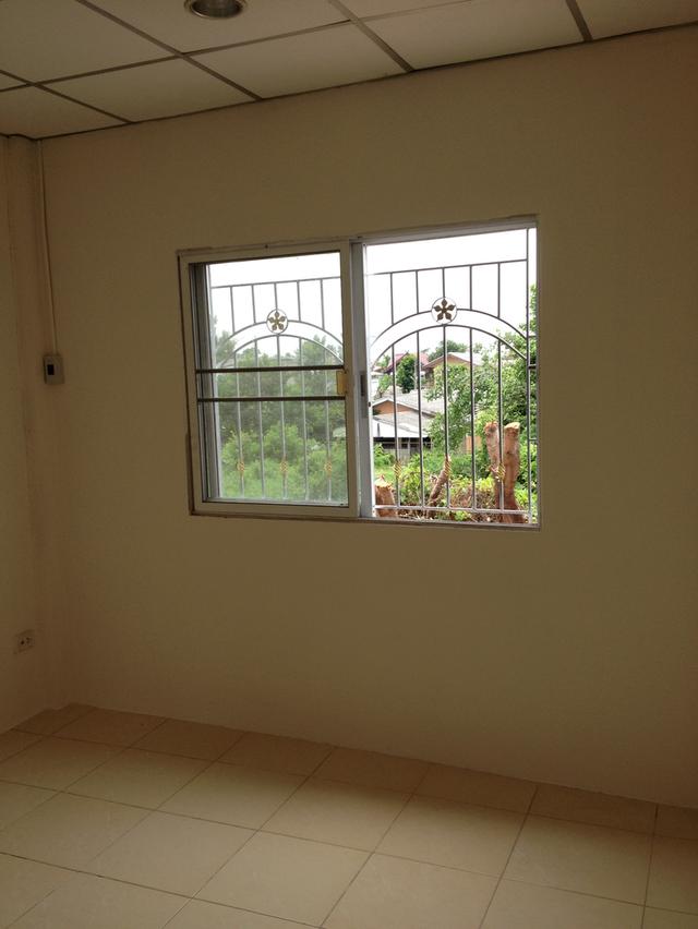 ให้เช่าทาวน์เฮ้าส์ 2 ชั้น 4 ห้องนอน 3 ห้องน้ำ 32 ตร.ว. แอร์ 3 เครื่อง ใกล้ทางด่วนสุขาภิบาล 5 รามอินทรา เพียง 12,000 บาท เหมาะทำโฮมออฟฟิศหรือพักอาศัย 10