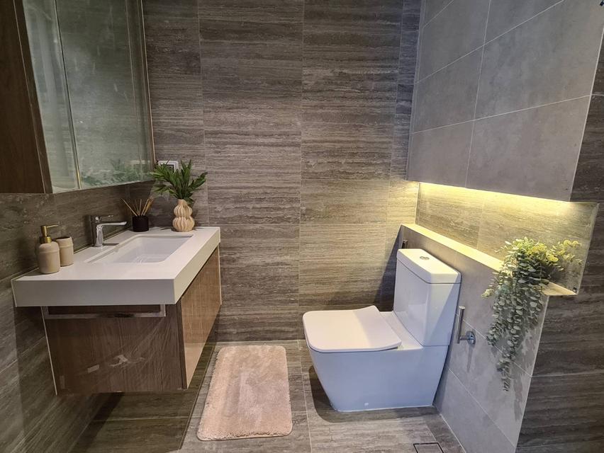 For Rent Craft Ploenchit 2 bed, 2 bath, 190 m. from BTS Ploenchit 5