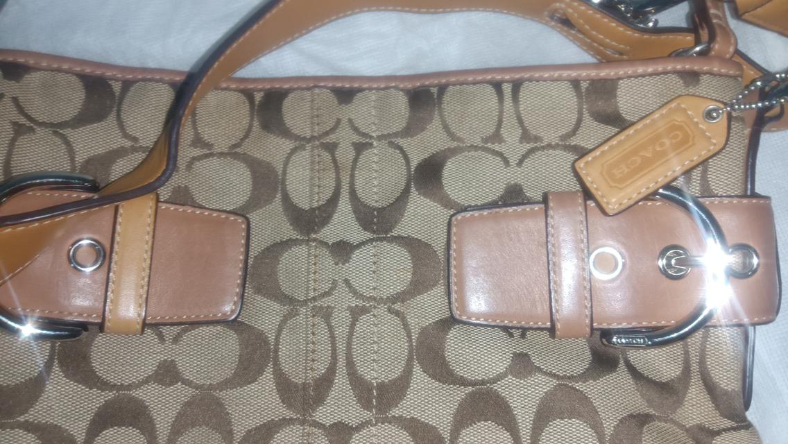 กระเป๋า Coach Signature Jacquard Canvas Soho Duffel Bag (มือสอง สภาพดี ) รูปที่ 9