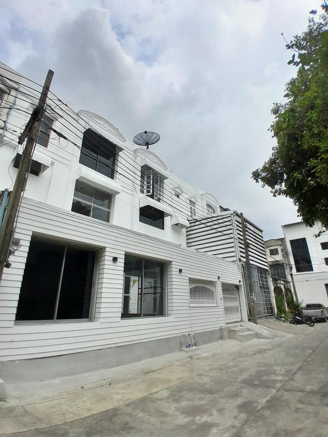 ทาวน์เฮ้าส์ 2 คูหา พระราม 9 ซอย 11 2