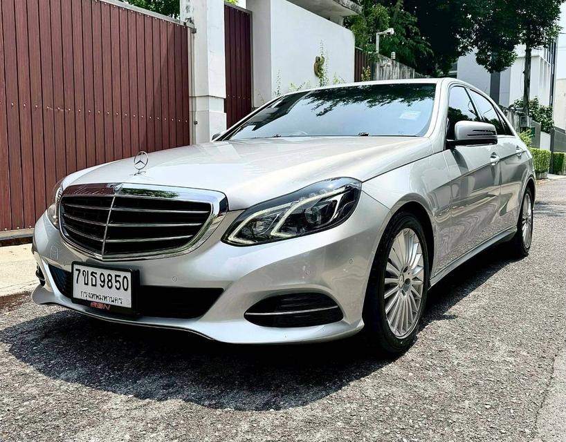 Mercedes Benz E300 Bluetec Hybrid Exclusive ปี 2013ราคา 390,000 รถมือเดียวป้ายแดง ใช้ไป 30,000 km รูปย่อยที่ 3