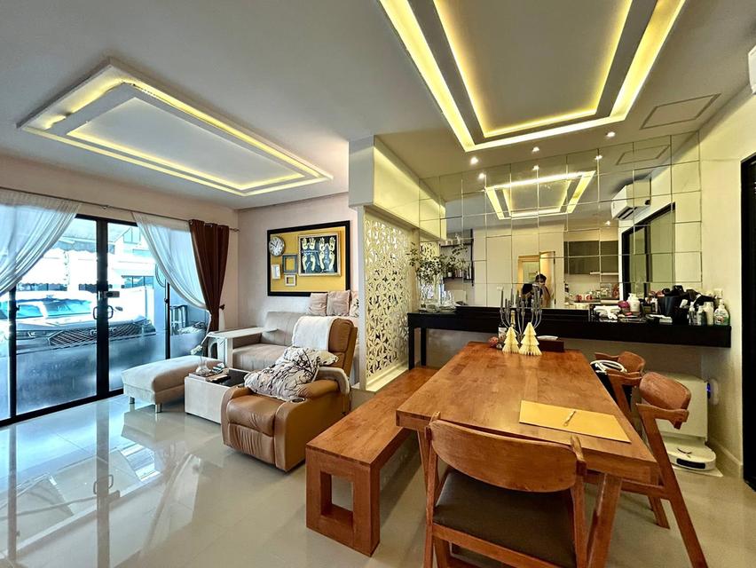 ขายทาวน์โฮม/โฮมออฟฟิศ 3 ชั้น | บ้านกลางเมือง พระราม 9 - รามคำแหง ทำเลใจกลางเมือง เดินทางสะดวก เลียบด่วน ฉลองรัช ใกล้ ม.รามคำแหง Baan Klang Muang Rama 2
