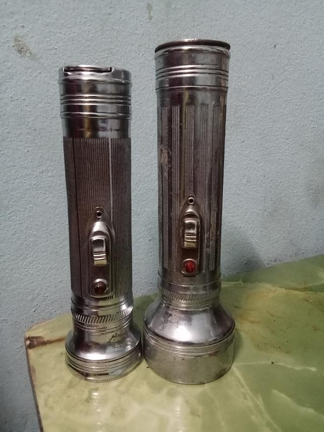 ไฟฉายเก่าย้อนยุคเก่า น่าสะสมสวยเก่าโบราณ