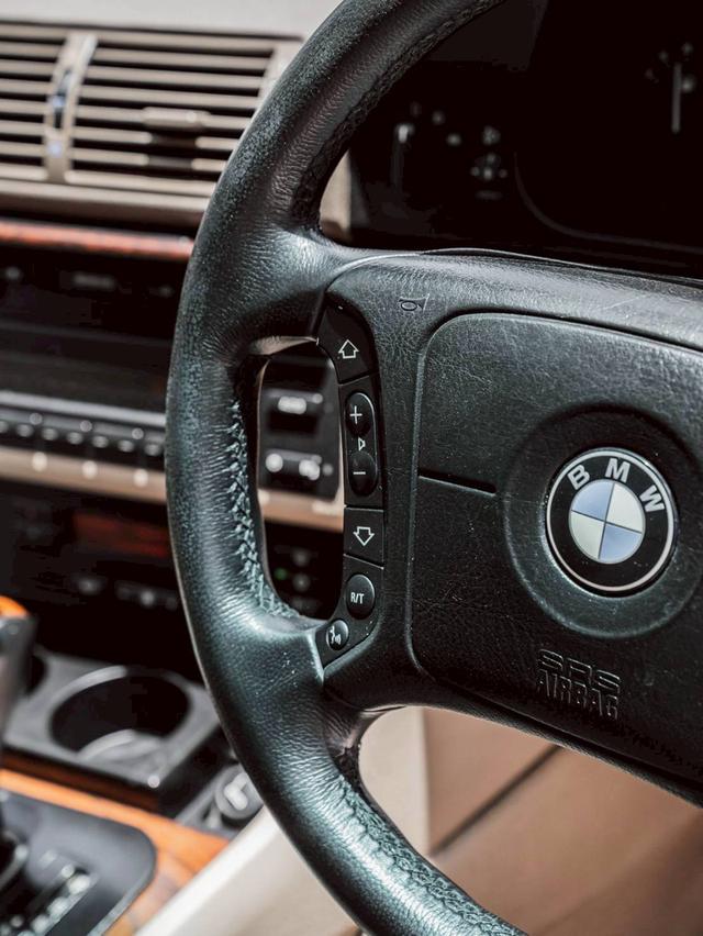 รหัสรถ 67GG1667 BMW 523i E39 ปี2000 จัดทรงล้อ 14