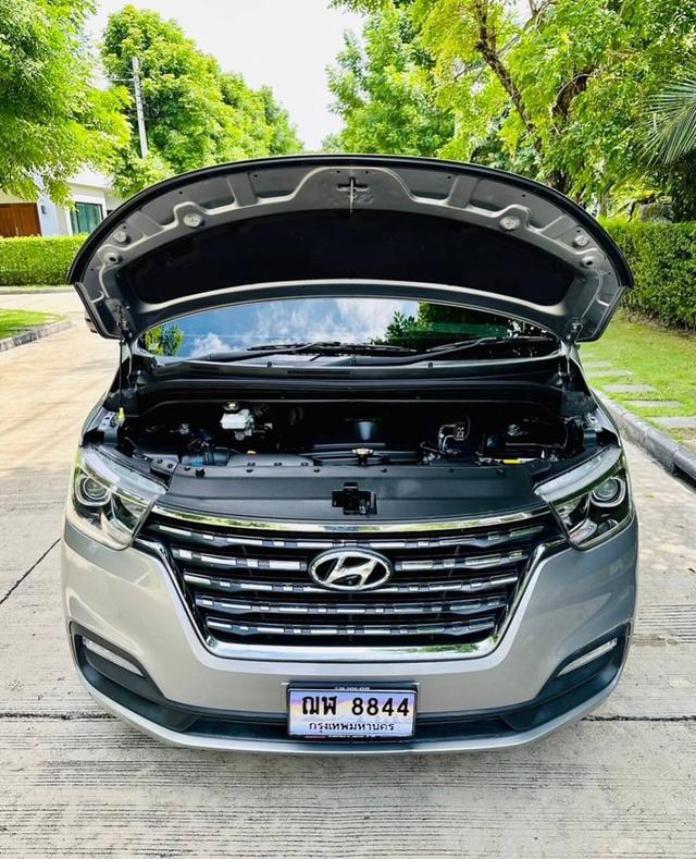 #Hyundai H1 2.5 ดีเซล Duluxe สีเทา ปี 2019 ไมล์ 90,000กม.  3