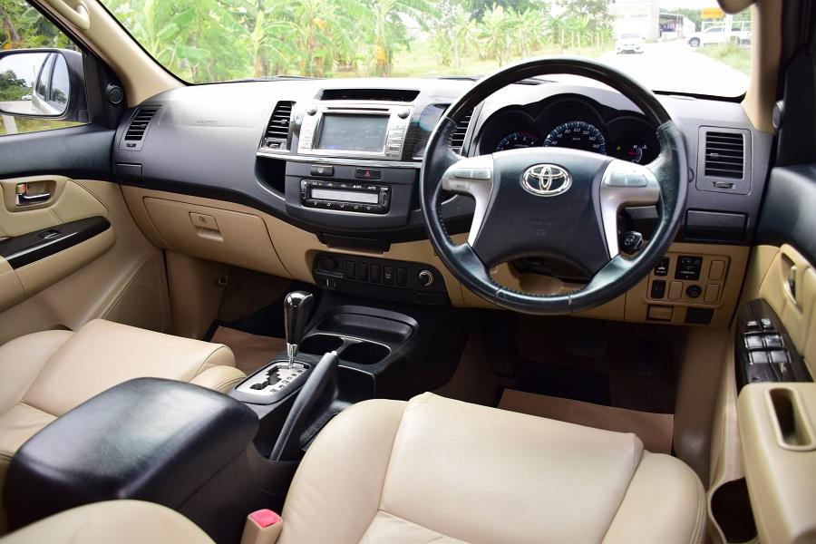 #รถครอบครัว ฟรีดาวน์ # TOYOTA FORTURNER 2.5V เกียร์ออโต้ พ.มัลติฟังชั่นส์ แอร์ดิจิต๊อล เบาะหนังไฟฟ้า ยางใหม่กิ๊ฟกล้องหลัง โทร0957401229 ไอดีไลน์ UTBP  14
