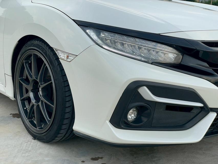 HONDA CIVIC FK  1.5 TURBO  สีขาว ปี 2017 เกียรออโต้  2
