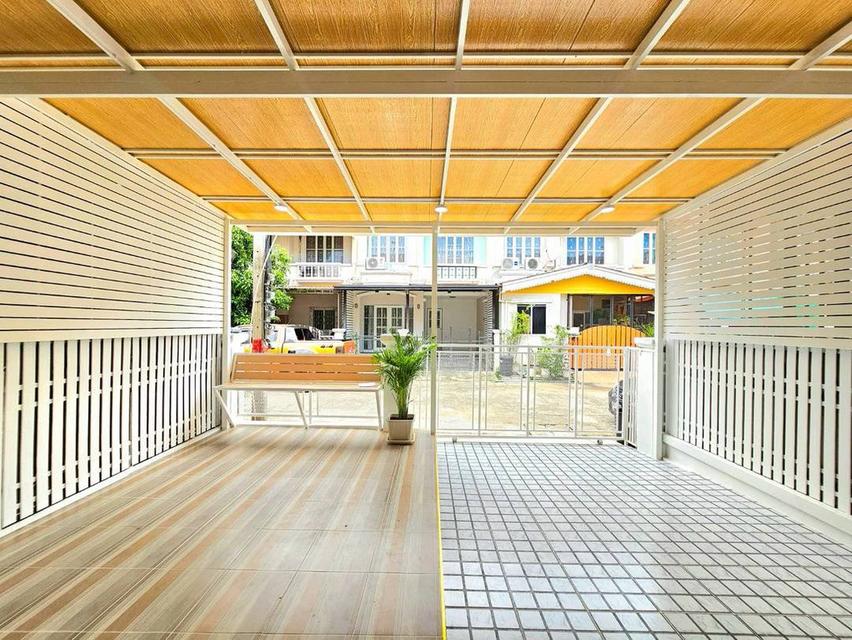 หมู่บ้านบุศรินทร์