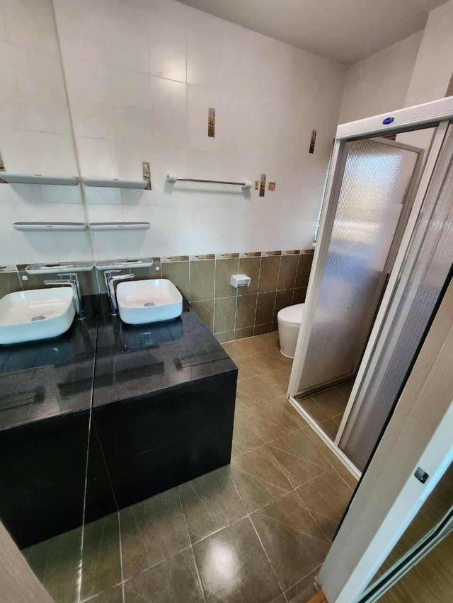 🏡 บ้านเดี่ยวสองชั้นในโครงการ ใกล้ตลาด ห้างสรรพสินค้า โรงพยาบาล #เมืองเชียงใหม่ ราคาเพียง 25,000 บาท/เดือน ✨ 清迈双层独栋别墅出租 2 卧室 3 卫生间 – 租金 25,000 泰铢/月 ✨ 13