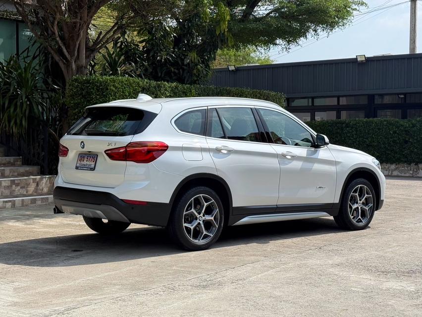 2018 BMW X1 F48  รถมือเดียวป้ายแดง รถวิ่งน้อยเพียง 70,000 กม  รถเข้าศูนย์ทุกระยะ รถไม่เคยมีอุบัติเหตุครับ รูปที่ 2