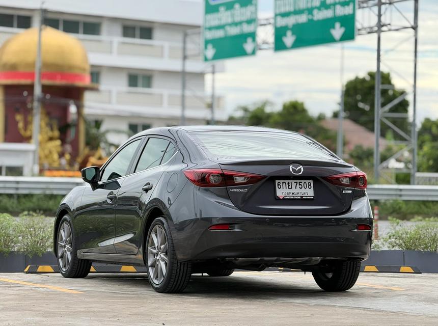 MAZDA MAZDA3, 2.0 SP โฉม ปี14-19 4Dr สีเทาตัวท็อป เบนซิน มือเดียวป้ายแดง ปี 2016จด2017🚀🚀 ไมล์แท้ 108,301 km.️✅ รๅคๅ 378,000 บาท🏦🏦 ผ่อน 7,471 บาท รูปที่ 5