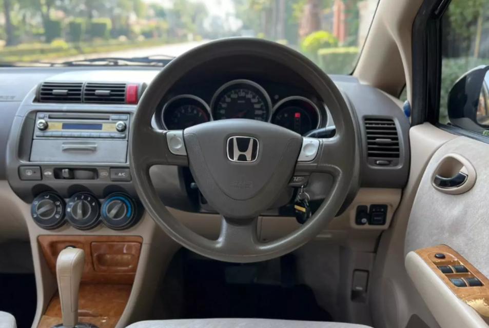 Honda City สภาพดีพร้อมใช้งาน 6