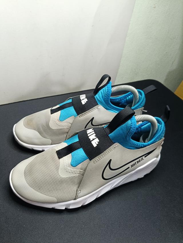 รองเท้าผ้าใบ N!ke Flex Runner 2 สีเทาฟ้า ไซส์ 36.5 (23.5 cm) รูปที่ 9
