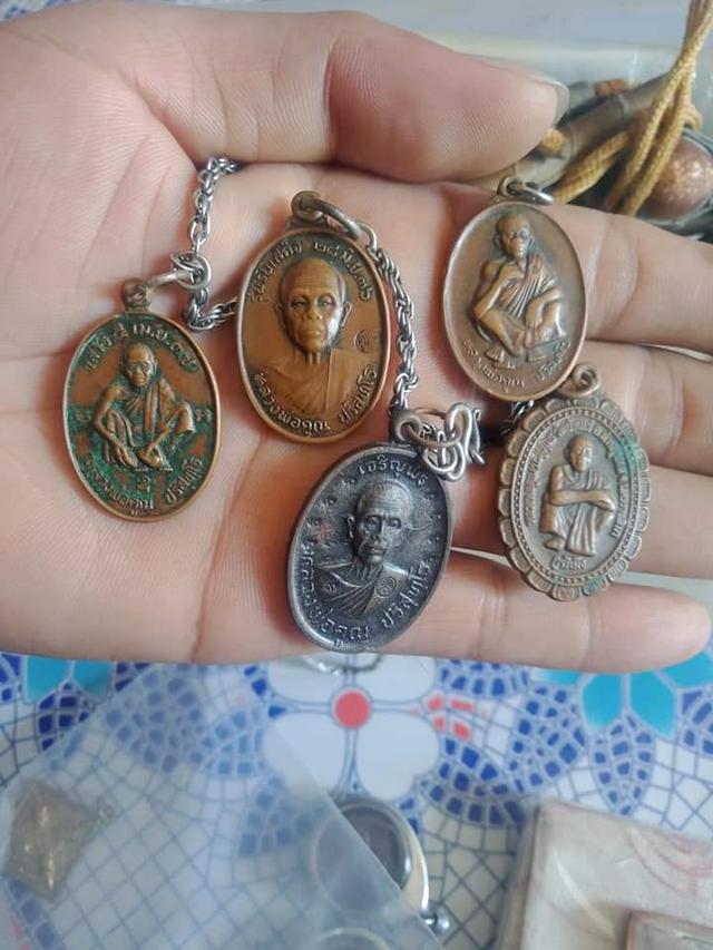 พระ เหรียญ หลวงพ่อคูณ รุ่น รับเสด็จ  8